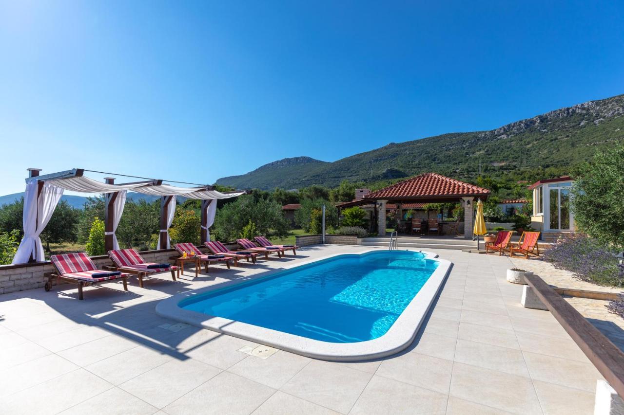 Villa Oliva Kaštela Kültér fotó